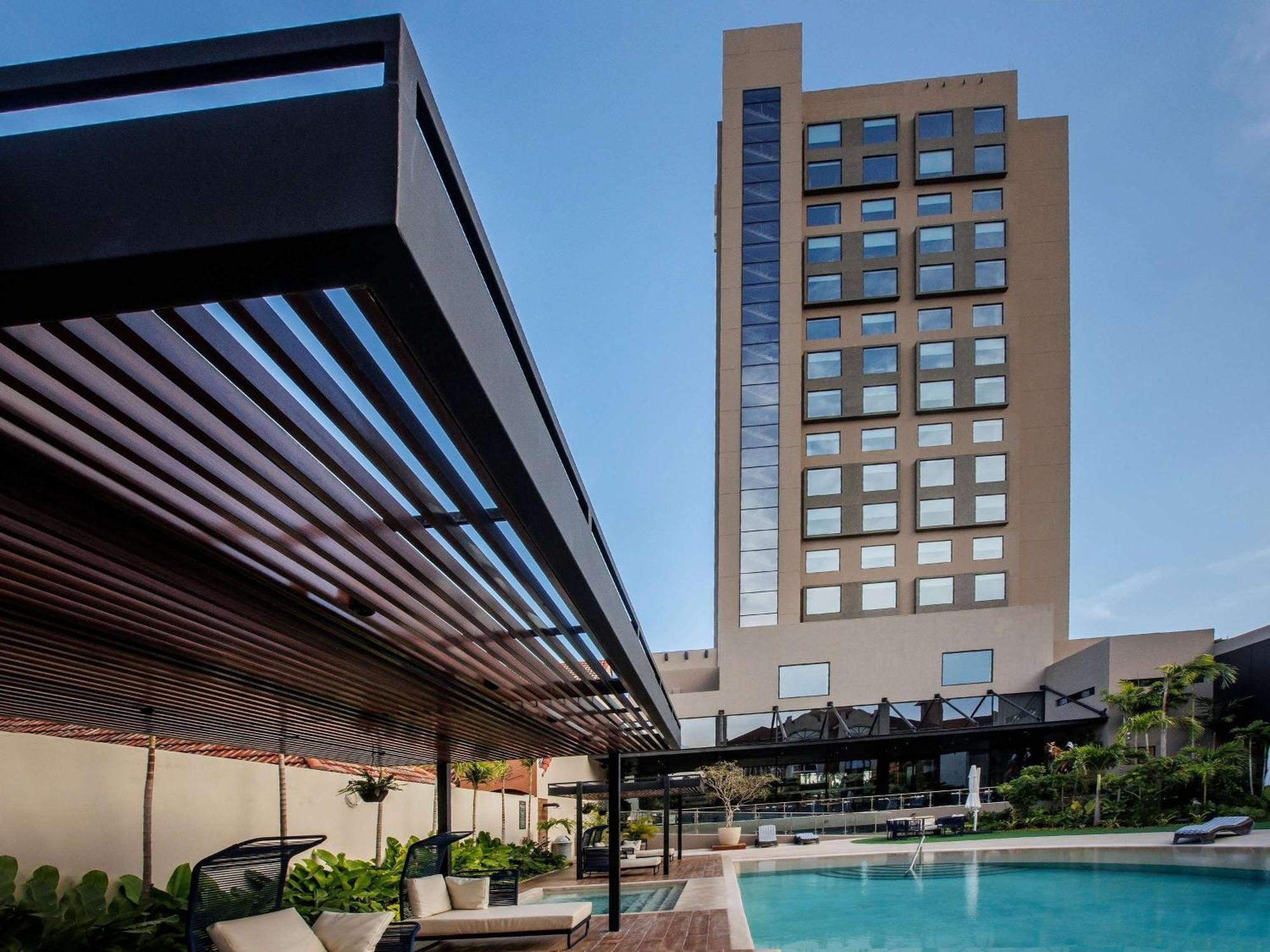 Novotel سانتا كروز دي لا سي المظهر الخارجي الصورة
